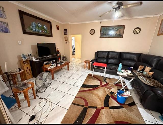 3 BEDROOM HOUSE FOR SALE IN MOUNTAIN VIEW